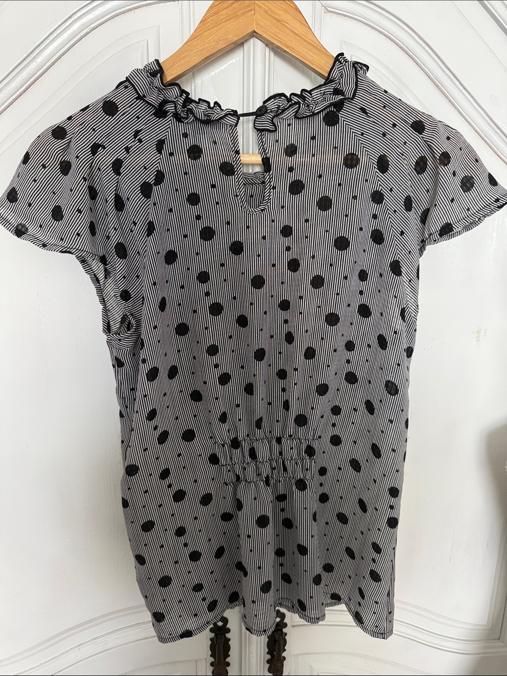 The Limited Black & White Polka Dot Ruffle Blouse Size Small - Picture 3 of 9